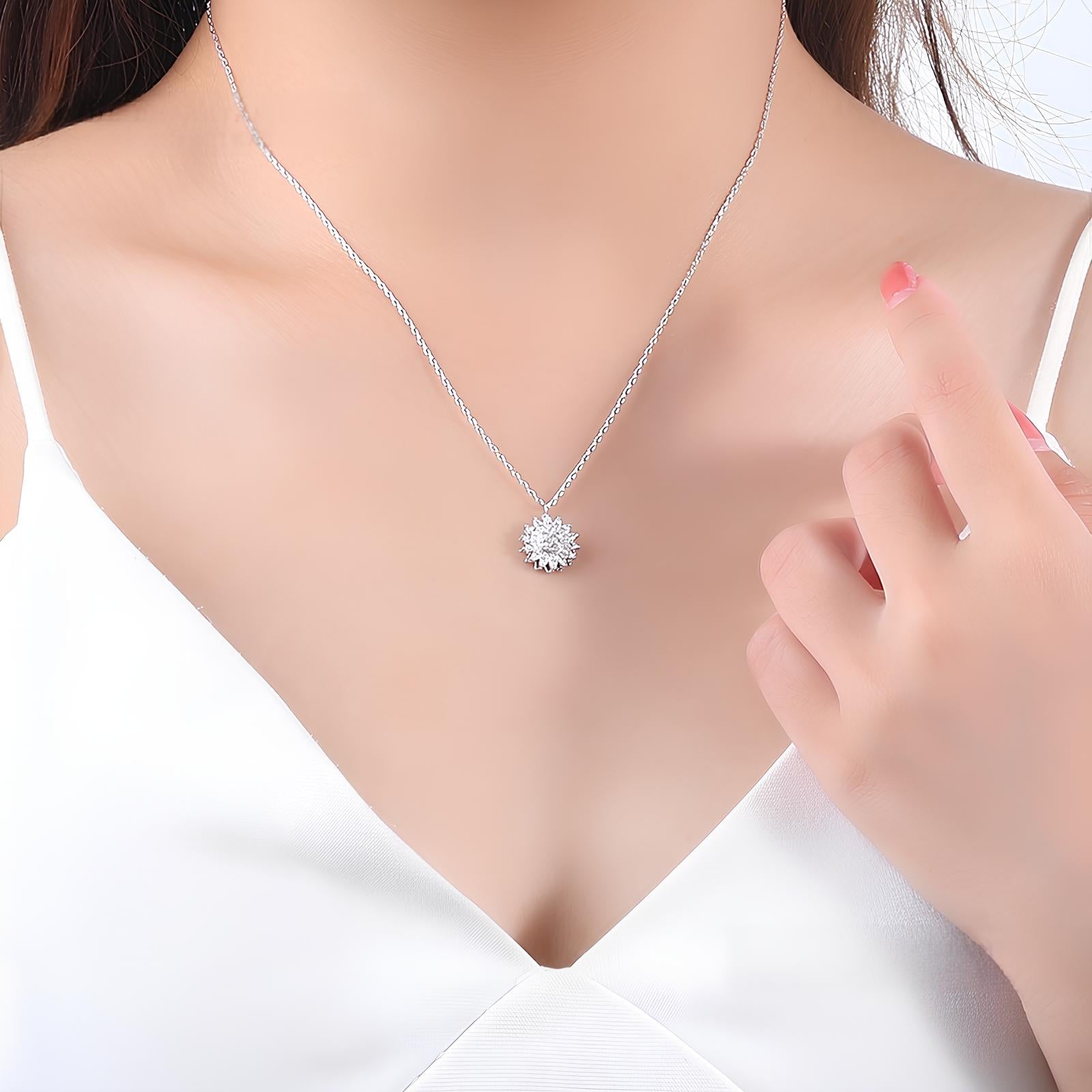 Colar Girassol Rotativo – Elegância e Movimento em uma Joia Única